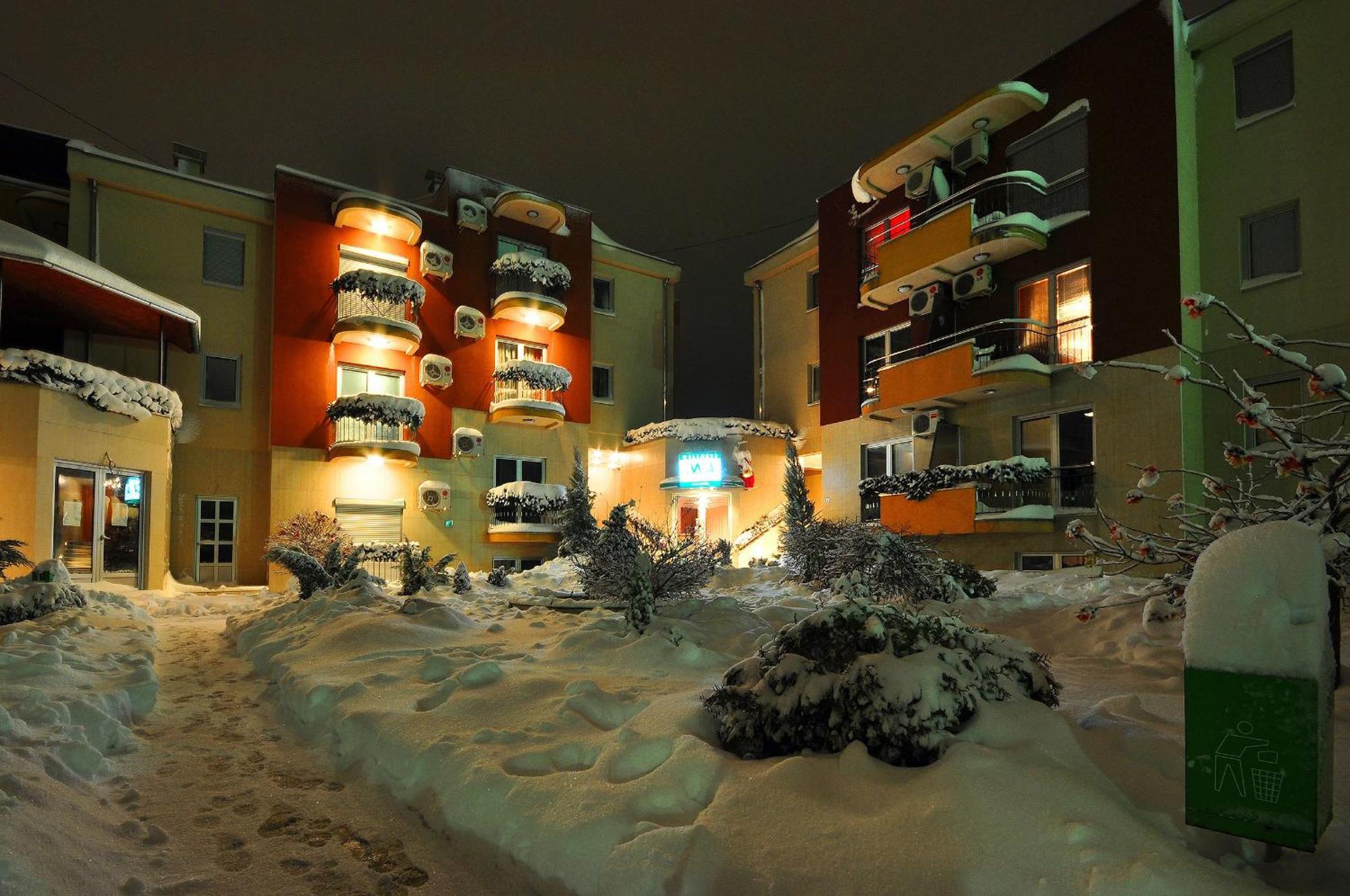 Iwa Centar Apartments & Wellness Vrnjačka Banja Dış mekan fotoğraf