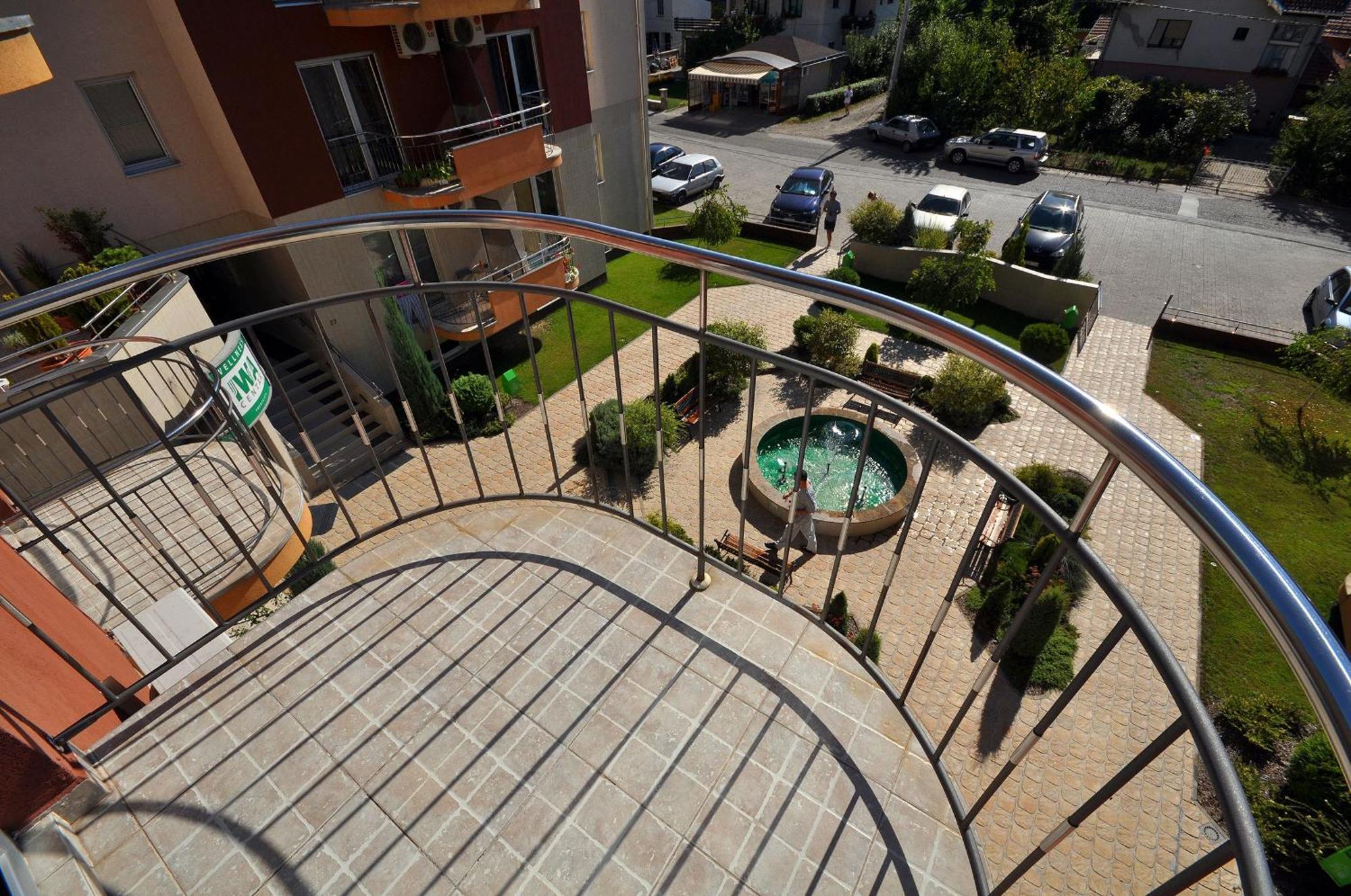 Iwa Centar Apartments & Wellness Vrnjačka Banja Dış mekan fotoğraf